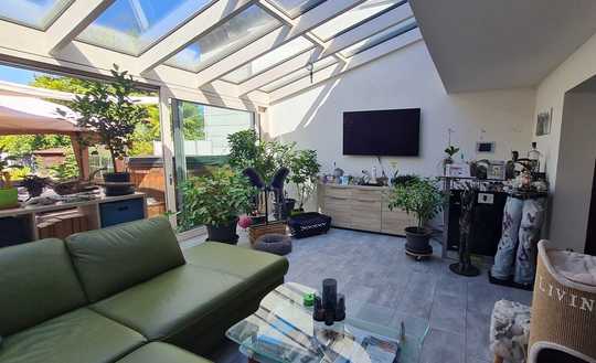 Exklusives Wohnen mit Wintergarten - Reihenhaus in Bestlage von Reutlingen