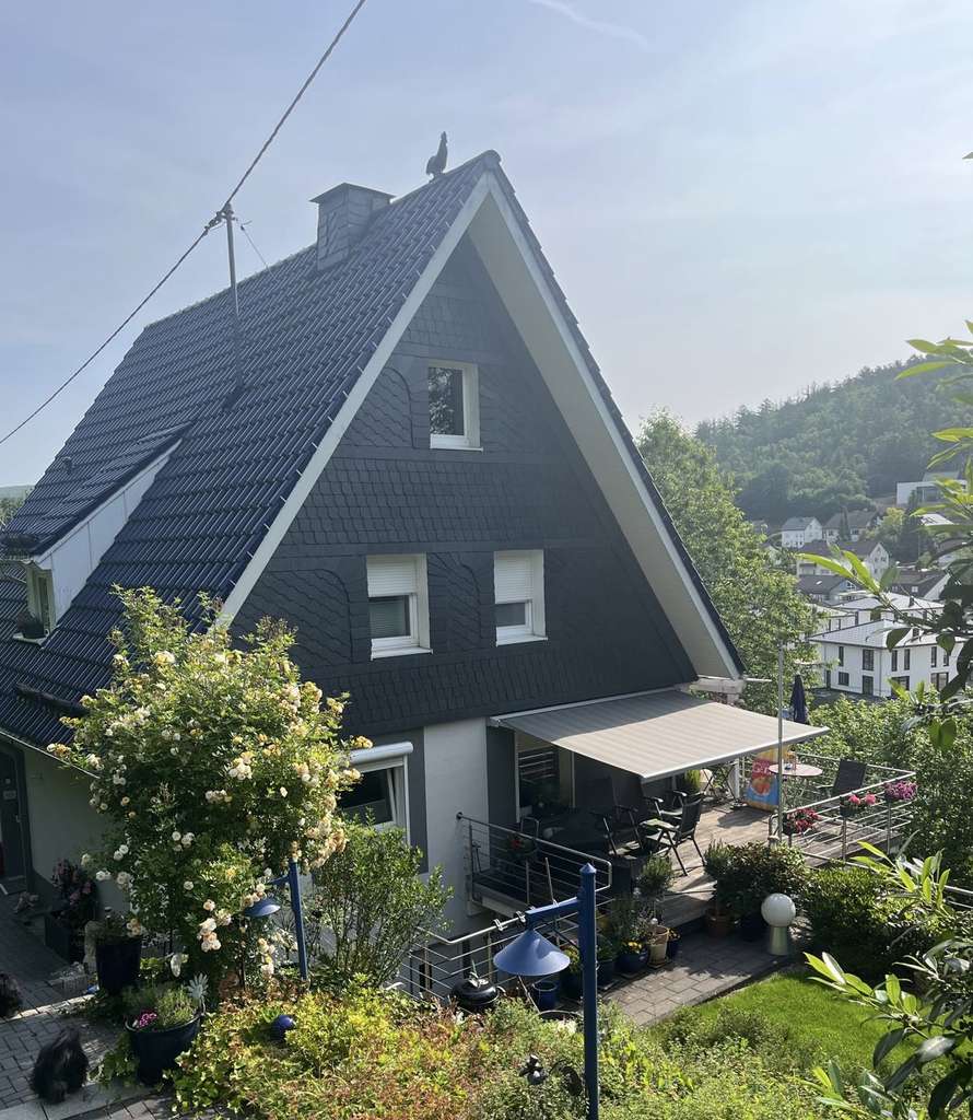 Immobilie in Netphen - Ansprechendes Einfamilienhaus mit Einliegerwohnung - Bild 1