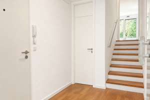 Stilvoll wohnen auf zwei Ebenen – hochwertig ausgestattete 3-Zi-Split-Level-Whg mit Loggia + Balkon – Oberföhringer Strasse 127 a, 81925 Oberföhring, München – Vorschaubild 3