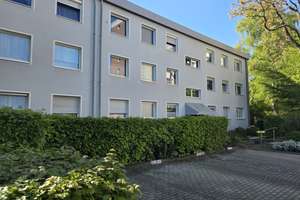 4-Zimmer-Erdgeschosswohnung mit Terrasse, Gartenmitbenutzung und Stellplatz in Leverkusen – Stefan-Zweig-Straße 2, 51377 Steinbüchel, Leverkusen – Vorschaubild 1