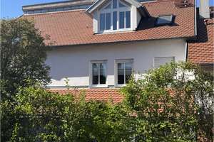 Mehrfamilienhaus mit Garage und Stellplatz – Wohnen oder investieren dank freiem DG – Lerchenweg 12a, 89275 Elchingen – Vorschaubild 1