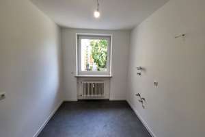 Helle 3-Zimmerwohnung mit Loggia in der Hammerschmiede zu vermieten – Karlsbader Straße 24, 86169 Hammerschmiede, Augsburg – Vorschaubild 5