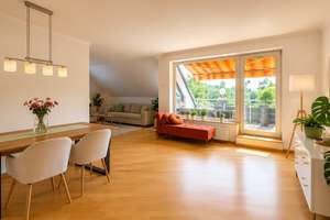 Großzügig geschnittene DG-Wohnung mit Dachterrasse & PKW-Stellplatz
