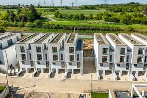 Traumhaftes Reihenmittelhaus: Entdecken Sie Ihr neues Zuhause! – Ihinger Straße 25, 71106 Magstadt – Vorschaubild 1