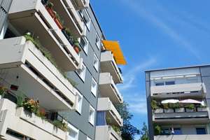 Attraktive 2-Zimmer-Wohnung mit großem Balkon & Tiefgaragenstellplatz in München!
