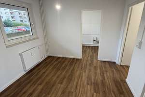 Sanierte 2 Zimmer Erdgeschoss Wohnung mit Balkon. – Bornholmer Weg 3, 24109 Mettenhof, Kiel – Vorschaubild 4