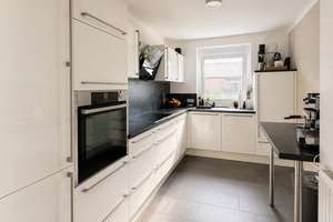 Modernes Stadthaus mit Dachterrasse und Blick ins Grüne | Oberneuland | provisionsfrei – Die vollständige Adresse der Immobilie erhältst du vom Anbieter., 28355 Oberneuland, Bremen – Vorschaubild 4
