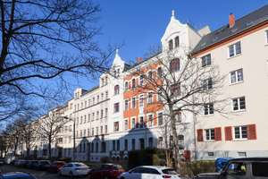 +++ Altbaucharme in Kaßberg! Vermietete 3-Zimmer-Eigentumswohnung mit Balkon in gefragter Lage +++ – Die vollständige Adresse der Immobilie erhältst du vom Anbieter., 9112 Kaßberg, Chemnitz – Vorschaubild 2
