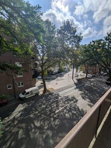 Hier wird saniert: 1-Zimmer-Wohnung mit getrennter Küche und Balkon