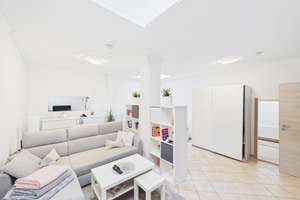 Vermietete 2 Zimmer im EG mit eigenem Eingang inkl. 2 Carports!  (Grundbuch noch Teileigentum/Büro) – 70469 Feuerbach-Mitte, Stuttgart – Vorschaubild 2