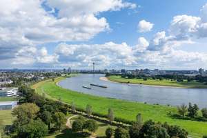 RHEINBLICK XXL
Top Penthouse-Wohnung mit zwei Panorama-Dachterrassen
- Hafen/Rheinturm/Altstadt