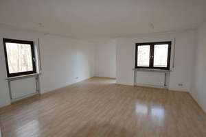 Gut geschnittene 2-Zimmer-Wohnung mit Balkon in ruhiger Lage am Marschberg