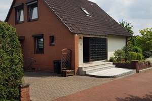 Geräumiges Einfamilienhaus mit Wintergarten, Sauna und großem Eckgrundstück in Kiel-Elmschenhagen – Die vollständige Adresse der Immobilie erhältst du vom Anbieter., 24147 Elmschenhagen, Kiel – Vorschaubild 1