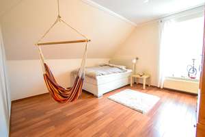 RESERVIERT ***Familienidyll in Ostrhauderfehn*
Traumhaus mit privatem Elternbereich * Wohlfühlen fü – Die vollständige Adresse der Immobilie erhältst du vom Anbieter., 26842 Ostrhauderfehn – Vorschaubild 63