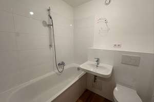 Helle 2-Zimmer-Wohnung mit Balkon in Nürnberg – Friesenstraße 54, 90441 Hohe Marter, Nürnberg – Vorschaubild 3