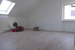 Helle, freundliche 3-Zi-DG-Wohnung im 2.OG; ca. 78 qm in 4 Parteien-Haus, KA-Waldstadt – Waldenburgerstr. 7, 76139 Waldstadt, Karlsruhe – Vorschaubild 12