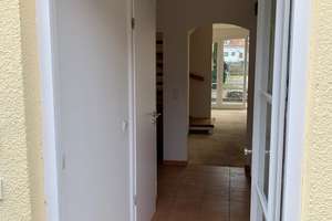 Schön geschnittenes Reihenhaus in ruhiger Lage mit Hobbykeller