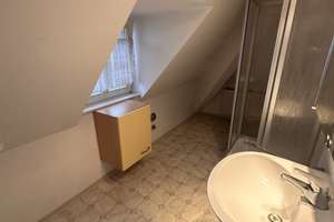 Ansprechende 3-Zimmer-Dachgeschosswohnung mit EBK in Pforzheim – Sponheimstr. 8, 75175 Nordstadt, Pforzheim – Vorschaubild 8