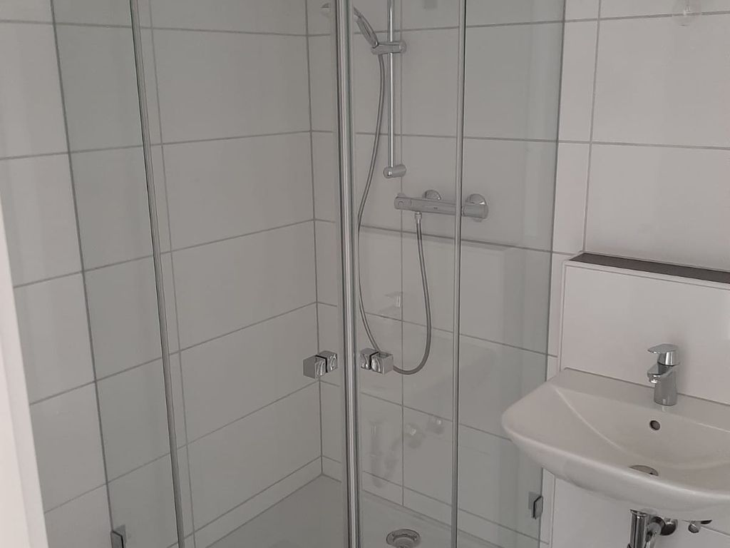 Badezimmer Sanierung Duisburg Erstbezug nach Sanierung :helle 1-Zimmer-Wohnung mit Balkon in Duisburg