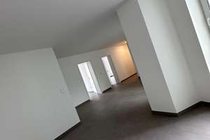 Schöne 3 Raum Wohnung mit Wohnküche, Fußbodenheizung ,Balkon und Aufzug – 39112 Sudenburg, Magdeburg – Vorschaubild 8