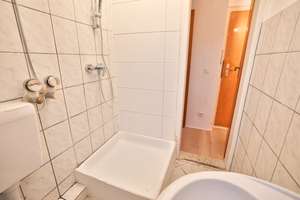 Neu renoviert 2 Zimmer mit Küche! Kistnerstr. 26 – Die vollständige Adresse der Immobilie erhältst du vom Anbieter., 27576 Lehe, Bremerhaven – Vorschaubild 8