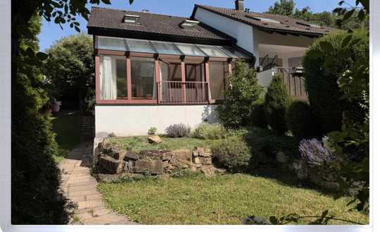 Schöne Doppelhaushälfte mit Garage in Nürtingen-Hardt