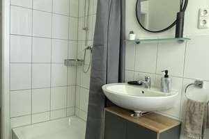 Möblierte 2-Zimmer-Wohnung mit Einbauküche in Köln Südstadt – Achterstraße 68, 50678 Altstadt/Süd, Köln – Vorschaubild 3