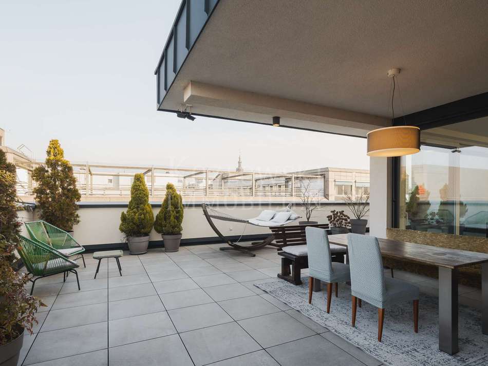 Terrassen-Lounge überdacht