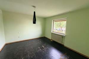 Renovierungsbedürftiges Reihenmittelhaus in sehr guter Wohnlage, 1 Garage, 90491 Nürnberg – Die vollständige Adresse der Immobilie erhältst du vom Anbieter., 90491 Schoppershof, Nürnberg – Vorschaubild 11