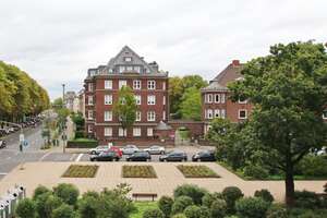 Herrschaftliche 6 Zimmer Altbauwohnung in erster Rheinlage auf der Cecilienallee!