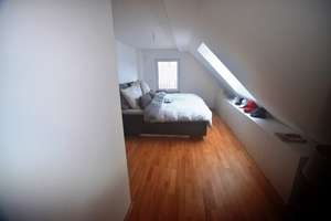 Gepflegt und großzügig: helle Dachgeschoss-Maisonette in Trudering – Die vollständige Adresse der Immobilie erhältst du vom Anbieter., 81825 Gartenstadt Trudering, München – Vorschaubild 11