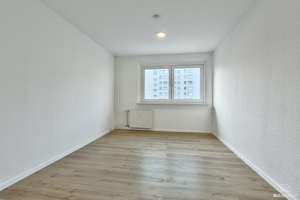 3-Raumwohnung mit großem, verglastem Balkon – Die vollständige Adresse der Immobilie erhältst du vom Anbieter., 13051 Neu-Hohenschönhausen, Berlin – Vorschaubild 7