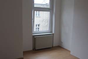 3-Zimmer-Altbauwohnung im 3. OG als Kapitalanlage – Petersburger Straße 39, 10249 Friedrichshain, Berlin – Vorschaubild 3