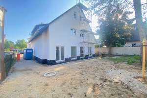 Familienfreundliche Neubau-Doppelhaushälfte im Nürnberger Westen – KfW-70 Energiesparhaus – Die vollständige Adresse der Immobilie erhältst du vom Anbieter., 90431 Höfen, Nürnberg – Vorschaubild 1