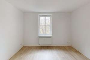 Lichterfüllte 3-Raum-Wohnung mit Einbauküche und Balkon – Jahnstr. 22, 9126 Lutherviertel, Chemnitz – Vorschaubild 4