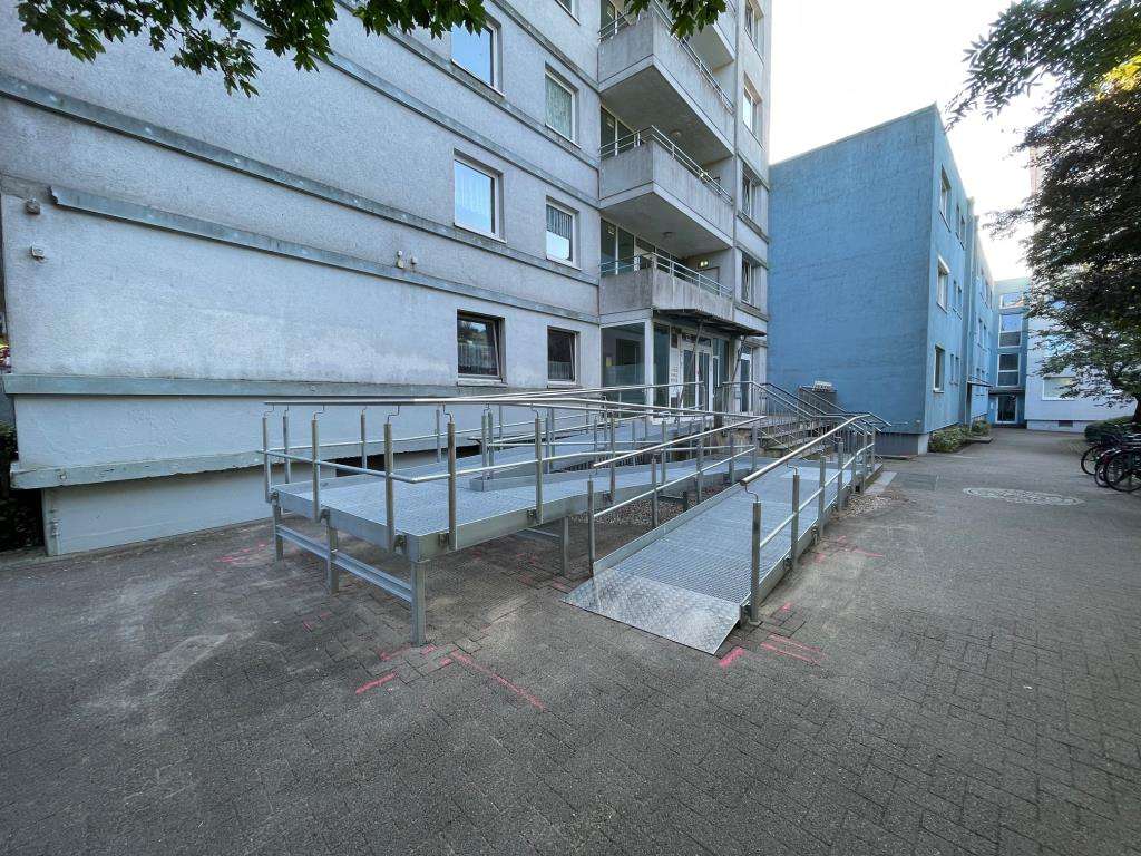 Freie Wohnung im Hochparterre mit Renovierungs- und Modernisierungsbedarf in Schilksee, Kiel – Bild 3