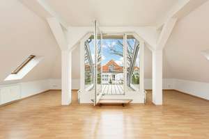 Sofort bezugsfrei: Lichtdurchflutetes DG mit Terrasse + Grünblick,  Umbau in 3-Zi-Wohnung möglich! – Die vollständige Adresse der Immobilie erhältst du vom Anbieter., 14641 Wustermark – Vorschaubild 2