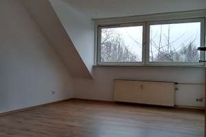 Schöne Dachgeschosswohnung mit Parkplatz in zentrale Lage Gelsenkirchen – Wiehagen Straße 63a, 45879 Neustadt, Gelsenkirchen – Vorschaubild 3