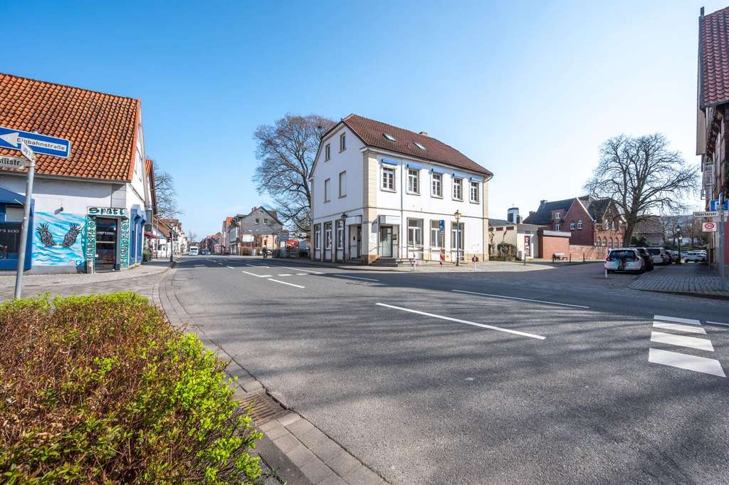 Immobilie in Bückeburg - Solide Kapitalanlage – Wohn- und Geschäftshaus mit langfristig etablierter Arztpraxis in Bückeburg - Bild 1