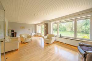 RUHIGES REFUGIUM: ZEITLOSER BUNGALOW IN INNING AM AMMERSEE – Die vollständige Adresse der Immobilie erhältst du vom Anbieter., 82266 Inning am Ammersee – Vorschaubild 3