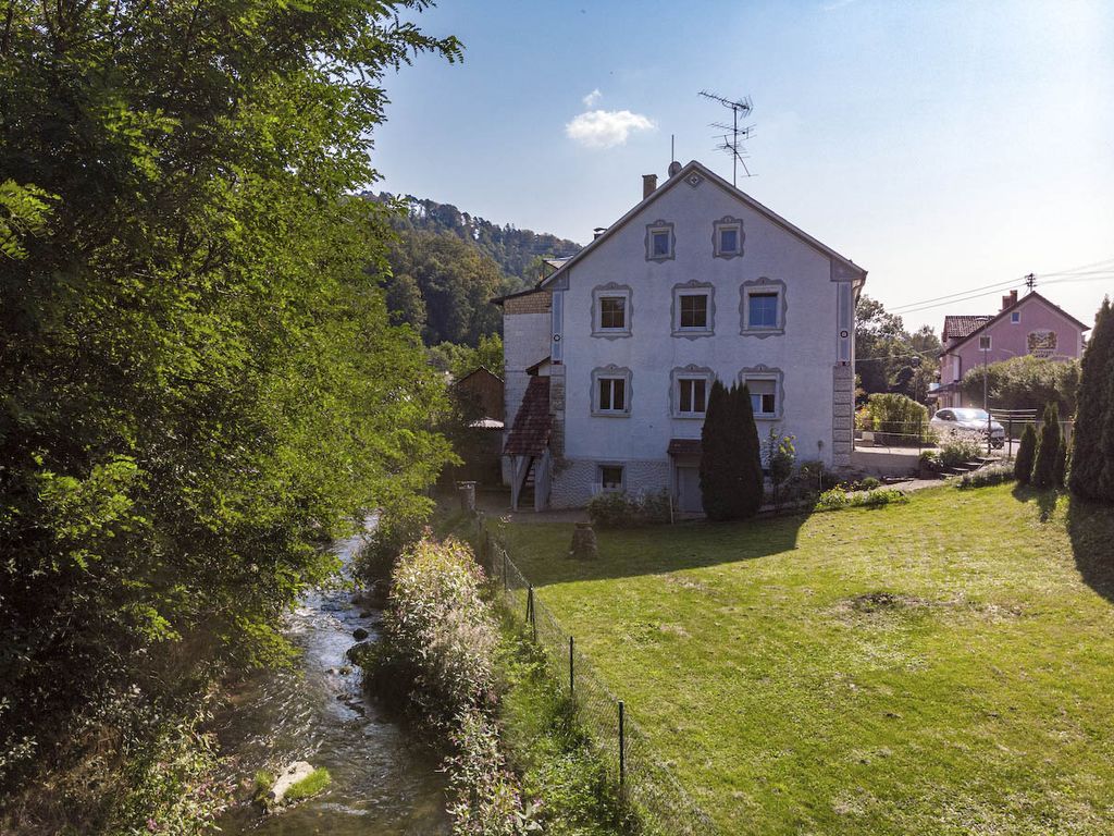 Großzügige Doppelhaushälfte mit tollem Garten