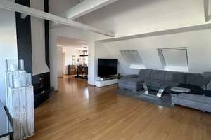 4 Zimmer Wohnung mit Dachterrasse und EBK zu vermieten