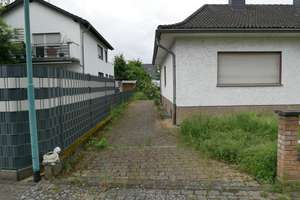 Einfamilienhaus mit Garten und Garage mit Grube – Schellenberg 19, 53859 Niederkassel – Vorschaubild 3