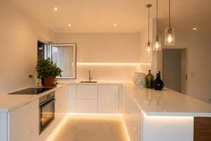 Von Privat: Lichtdurchflutete 3–4-Zimmer-Wohnung in idyllischer Ruhe – mit Kachelofen, XL-Terrasse – Die vollständige Adresse der Immobilie erhältst du vom Anbieter., 90451 Eibach, Nürnberg – Vorschaubild 2