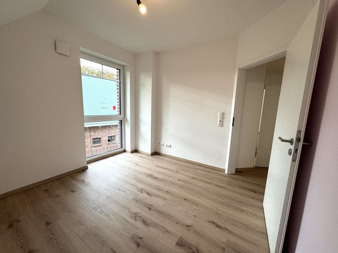 Immobilie in Sauensiek - Energieeffizient & stilvoll – moderne Doppelhaushälfte mit sechs Zimmern und Garten in Sauensiek *** - Bild 12