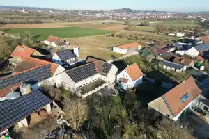 Ruhiges ZFH mit Hofstelle und großem Grundstück auf dem Land + genehmigte Bauvoranfrage MFH – Alb-Donau-Kreis – Vorschaubild 3