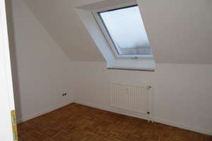 3-Zimmer-Wohnung in Kiel: Gepflegtes Dachgeschoss mit Einbauküche – Sukoring 3, 24107 Suchsdorf, Kiel – Vorschaubild 5