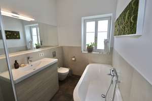 LOFT-STYLE PENTHOUSE MIT AUFZUG - STILVOLLE EINBAUKÜCHE & EINBAUTEN - SONNIGE TERRASSE & KAMIN – Oldenburger Str. 2 aa, 10551 Moabit, Berlin – Vorschaubild 5