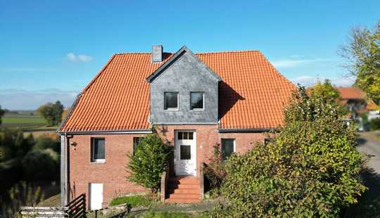 Bild von Mehrfamilienhaus sucht Handwerker zum Ausbau und möglicher Top-Rendite bei Vermietung.
