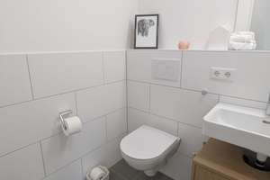 Stilvoll möbliertes Studentenapartment | Uni/OTH, 8. Etage, Fernblick – Otto-Hahn-Straße 40, 93053 Galgenberg, Regensburg – Vorschaubild 16